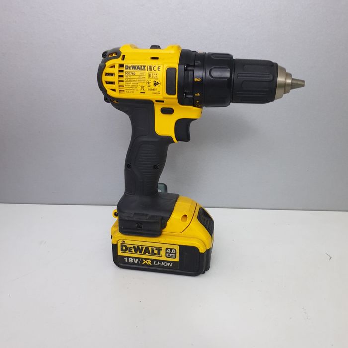 Dewalt DCD 780 Mașina de infiletat 4.0AH Li-Ion