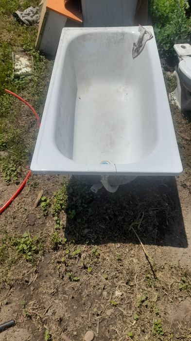 Срочно продам ванна железный  раквина хорошие состояние работает