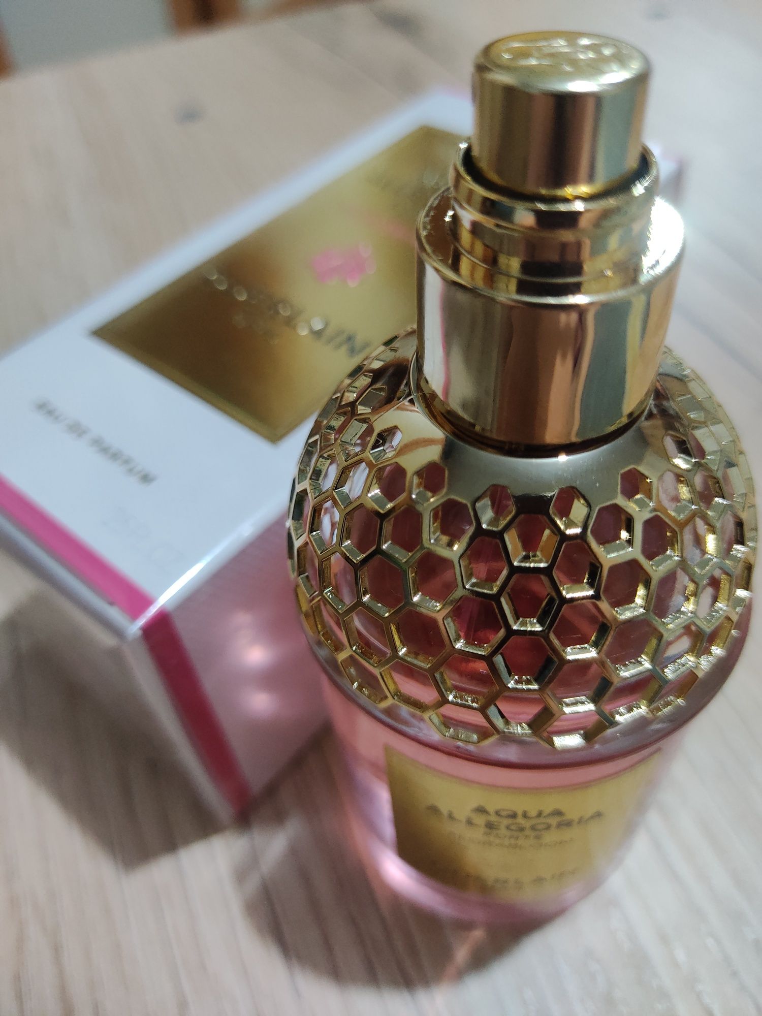 Продам парфюм GUERLAIN AQUA ALLEGORIA FORTE Florabloom объем  75ml.