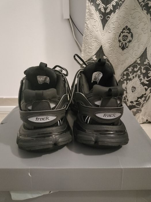 balenciaga track