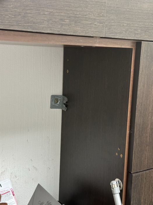 Шкаф навесной в спальню