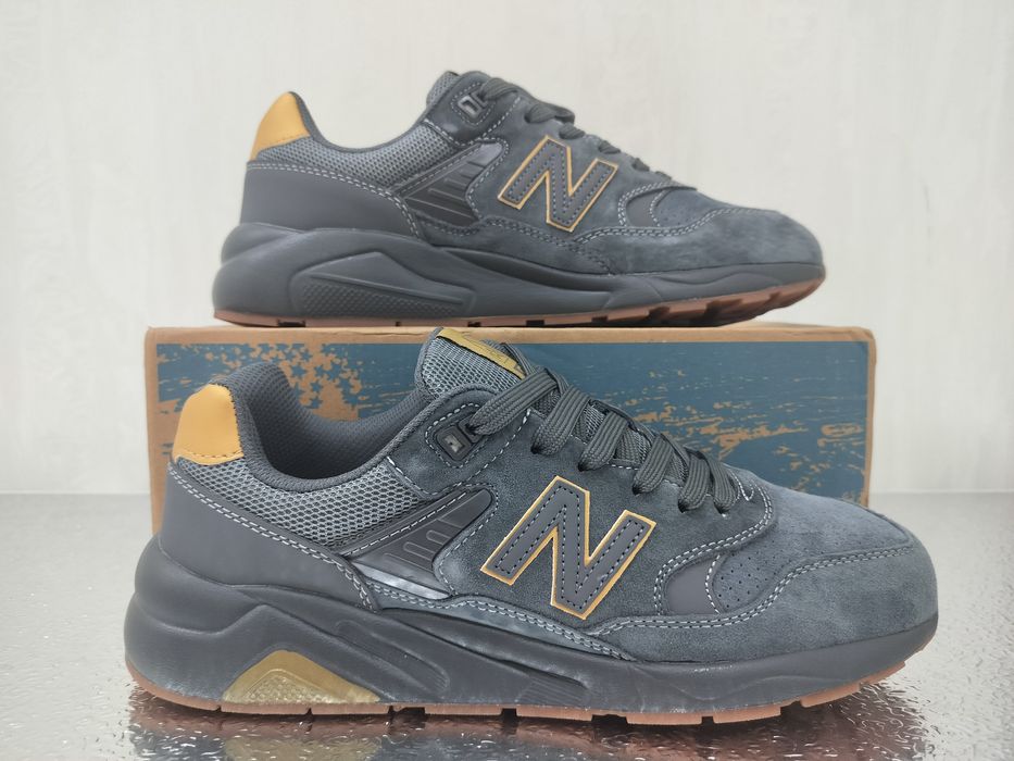 Мужские кроссовки 44 размера