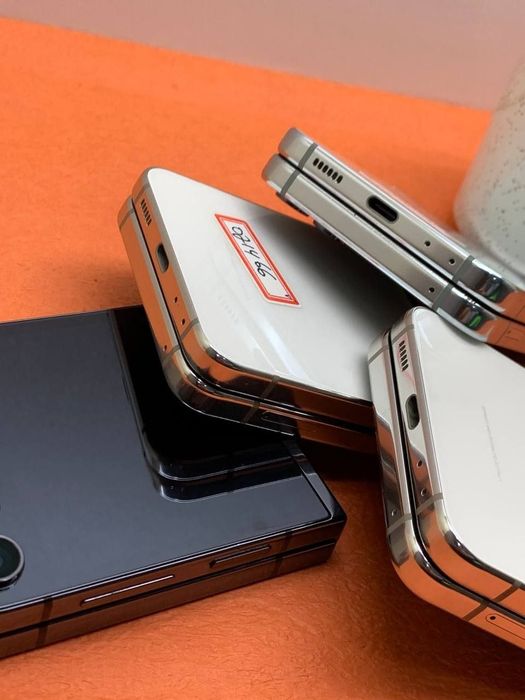 Samsung galaxy z flip 5 5G 8/256gb holati harxil