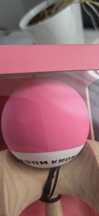 Kendama Krom pop roz noua