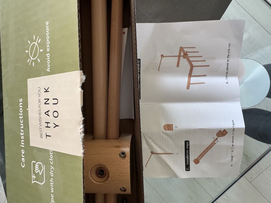 Дървена стойка за бебешка музикална играчка