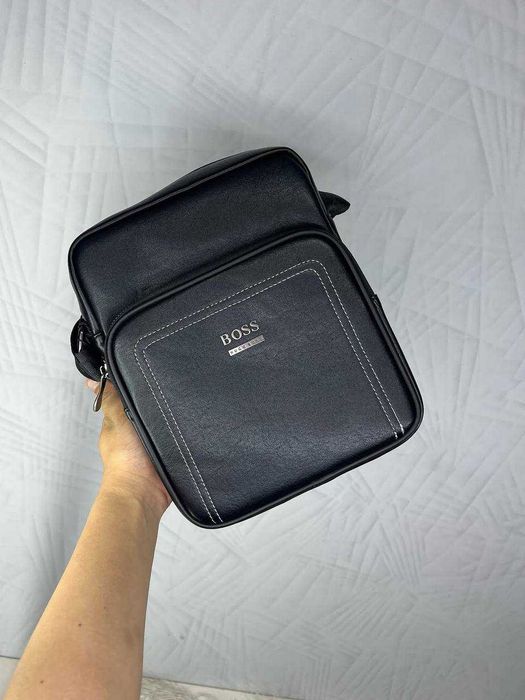 Hugo Boss Erkaklar sumkalari yuqori sifat Dostavka bor