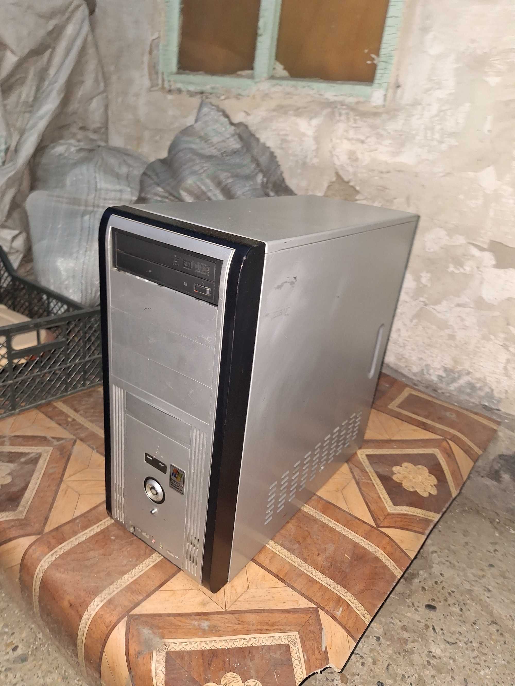 Компьютер - системный блок. Intel Core 2 Duo E8200. Windows 7 (32bit)