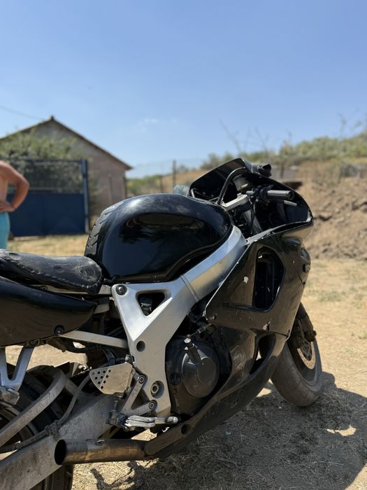 Vand motor honda cbr 900cc mai multe detali in privat