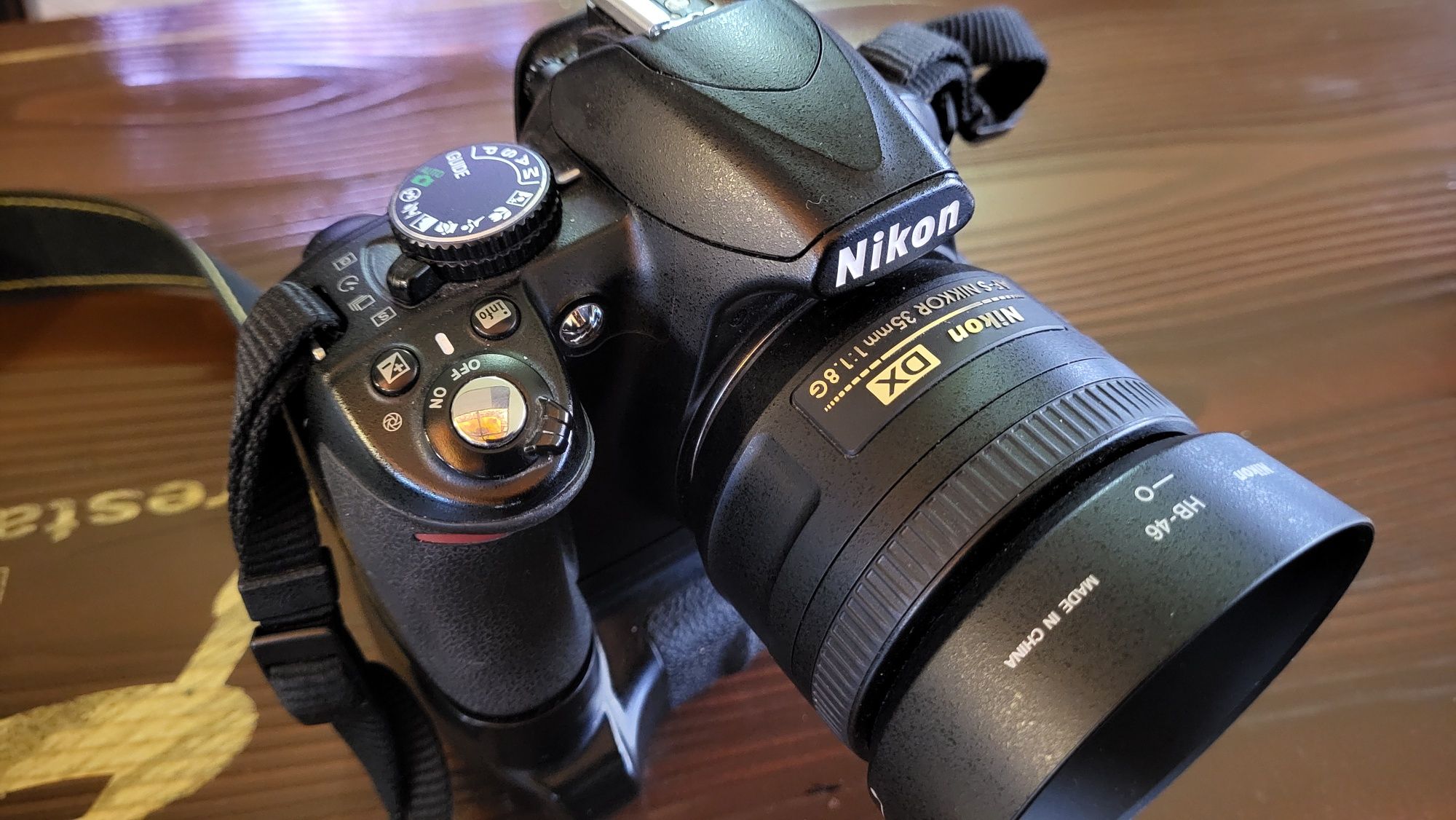 Nikon D3100 cu obiectiv 18-55, cu grip, 2 acumulatori originali