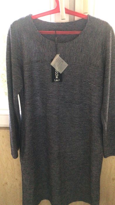 Продам Платье трикотаж размер 50-52 новое 6000