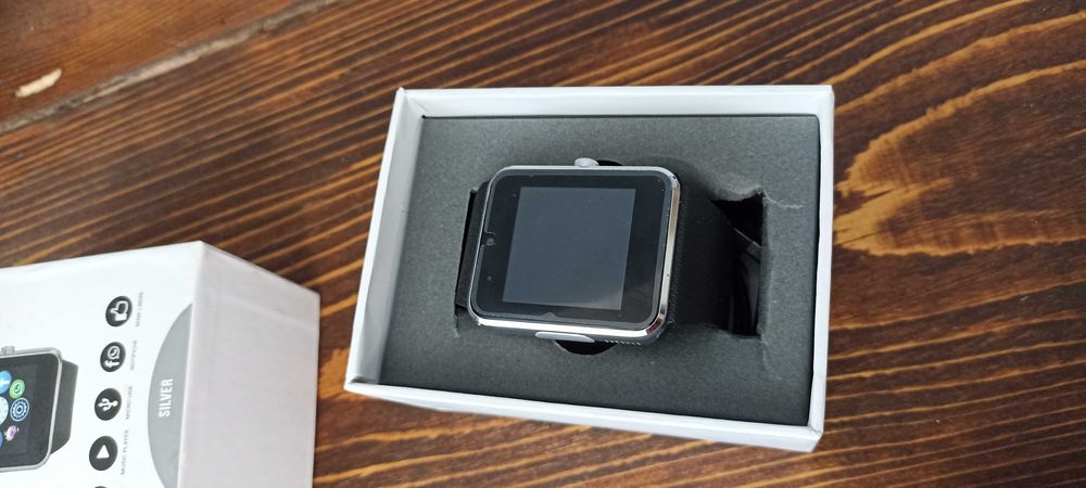 смарт часовник Smart Watch MEDIATEC Bluetooth watch - нов, с проблем