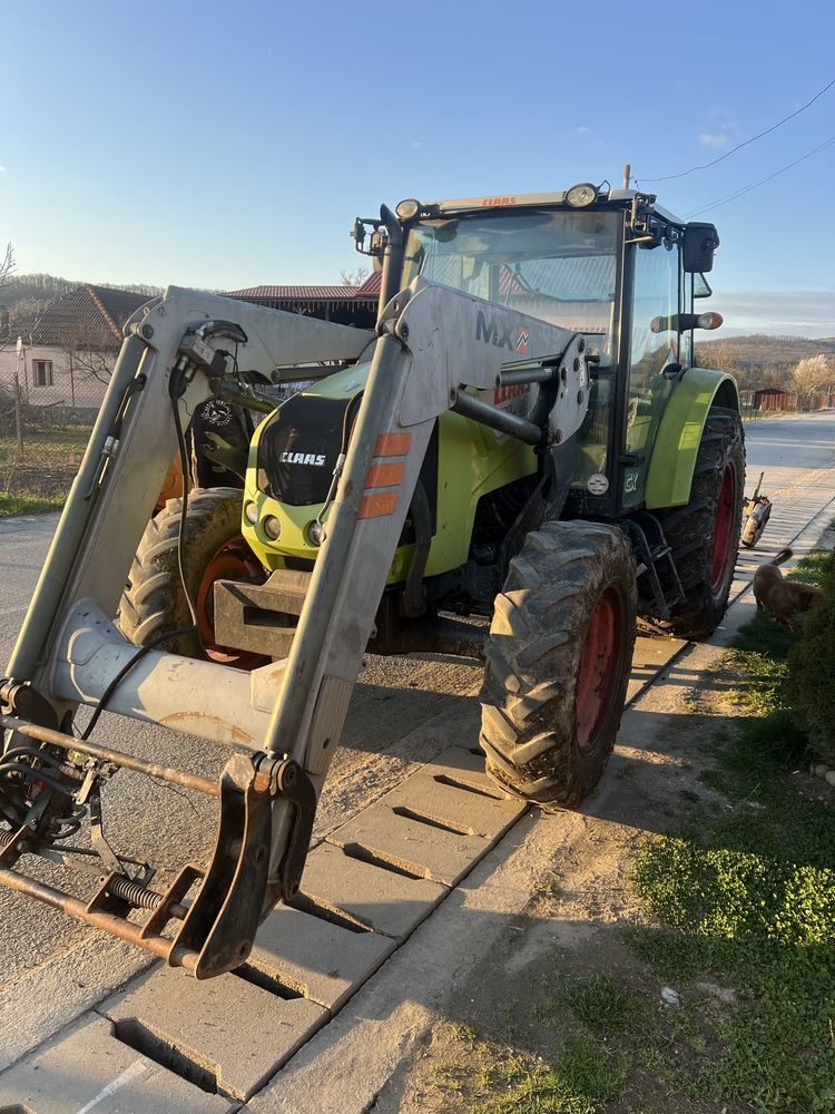 Tractor claas 330 axos cu incarcator