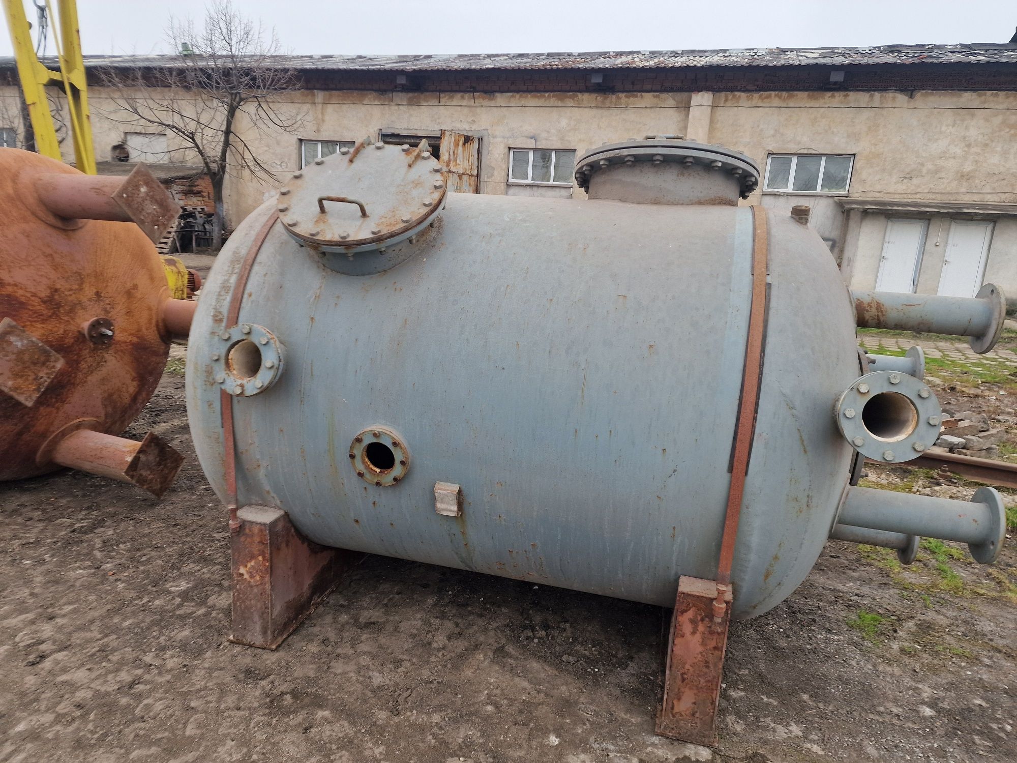 Вертикални резервоари за вода и други течности