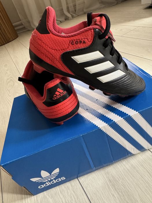 Ghete fotbal adidas 28 copii