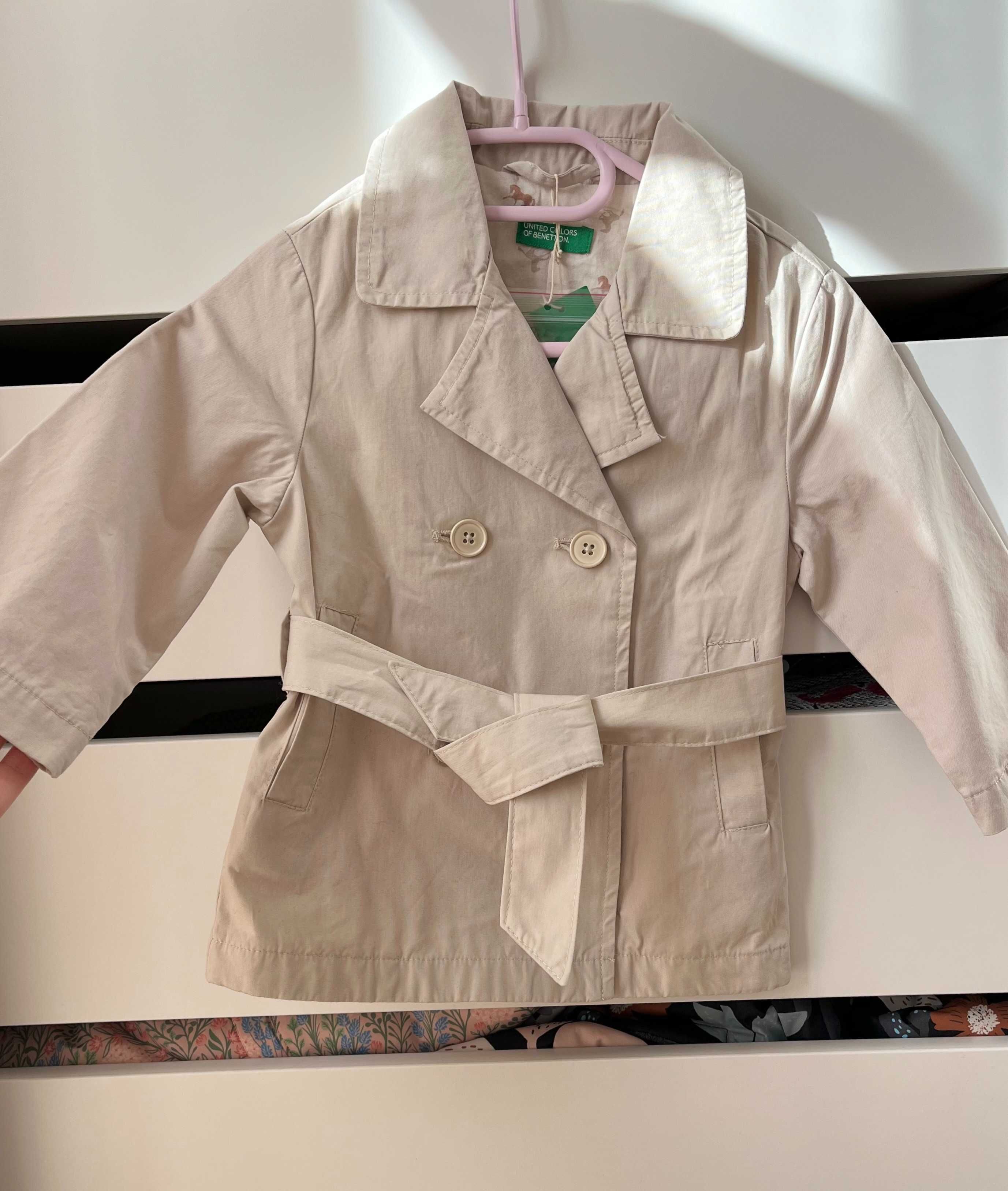 Бежов бебешки шлифер Benetton 12-18 месеца