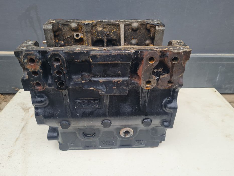 Motor diesel 3 pistoane miexcavator komatsu yanmar