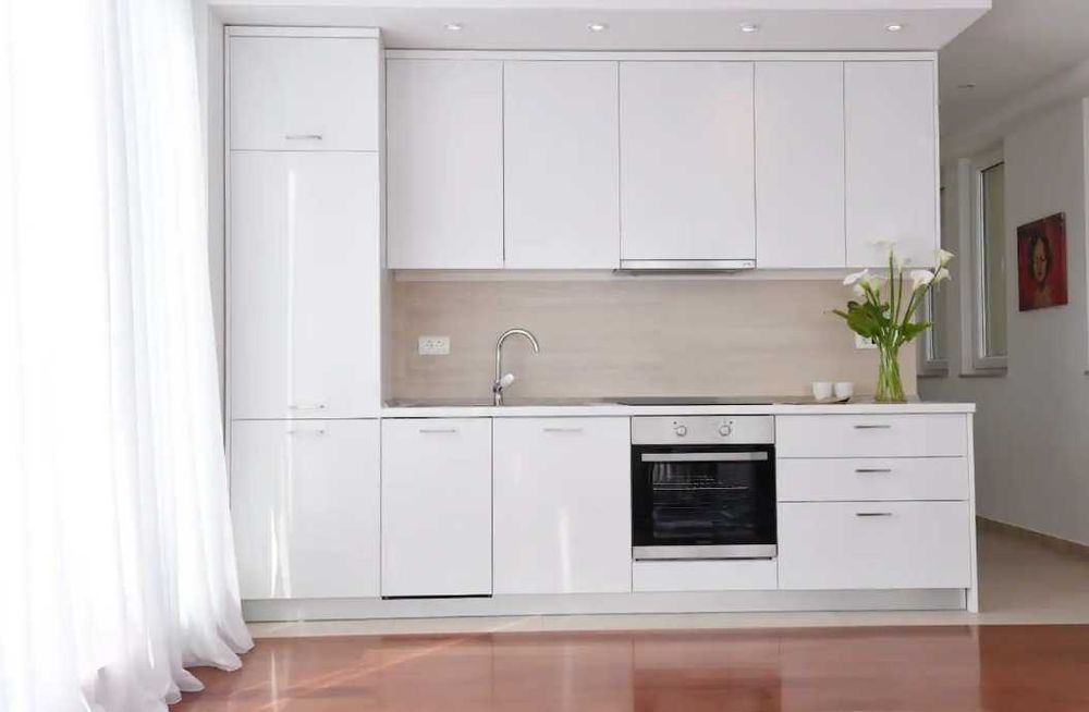 Дава се под наем Тристаен апартамент в Пловдив, Остромила - 81 кв.м за 346.8 € - Снимка #1