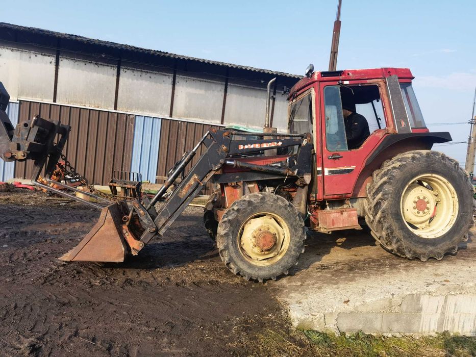 Dezmembrez Case internațional 795, 695,885XL