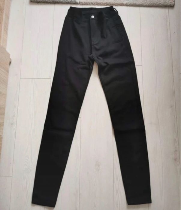 Pantaloni skinny