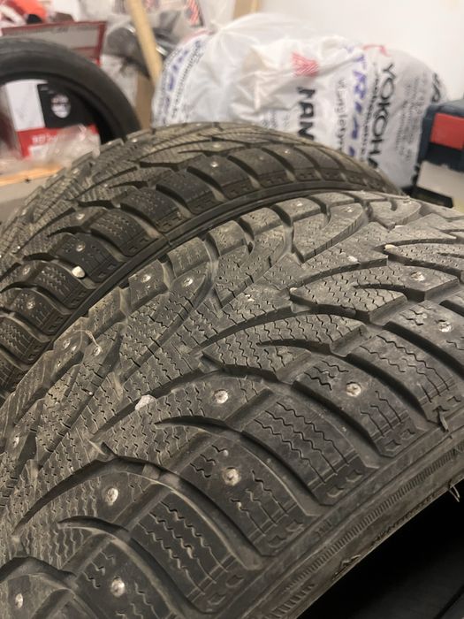 Зимняя шипованная резина 215 45 R17