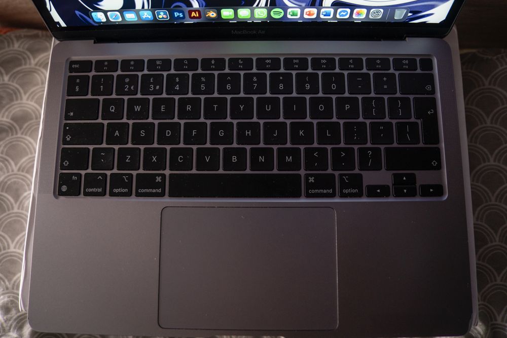 Macbook air m1, 8gb ram, 256gb ssd