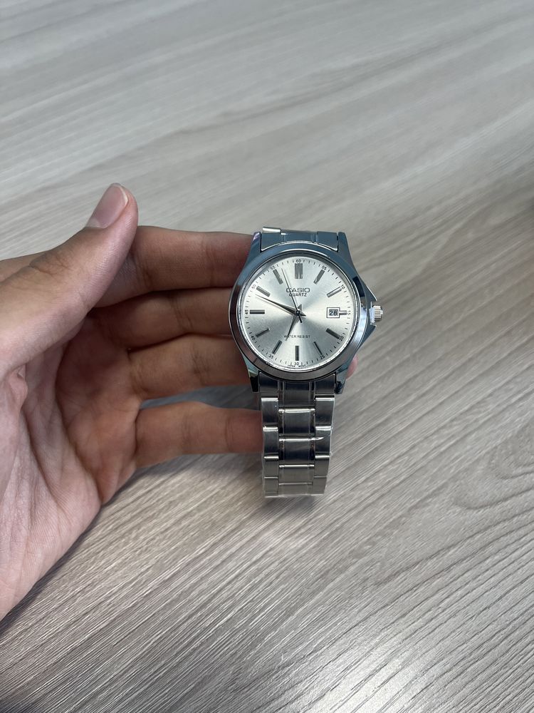 Фирменные часы Casio quartz