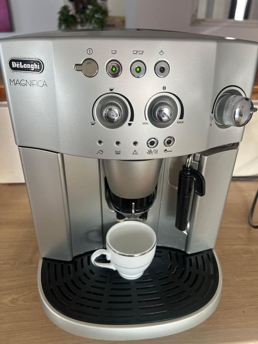 Espressor delonghi magnifica , expresor , aparat cafea