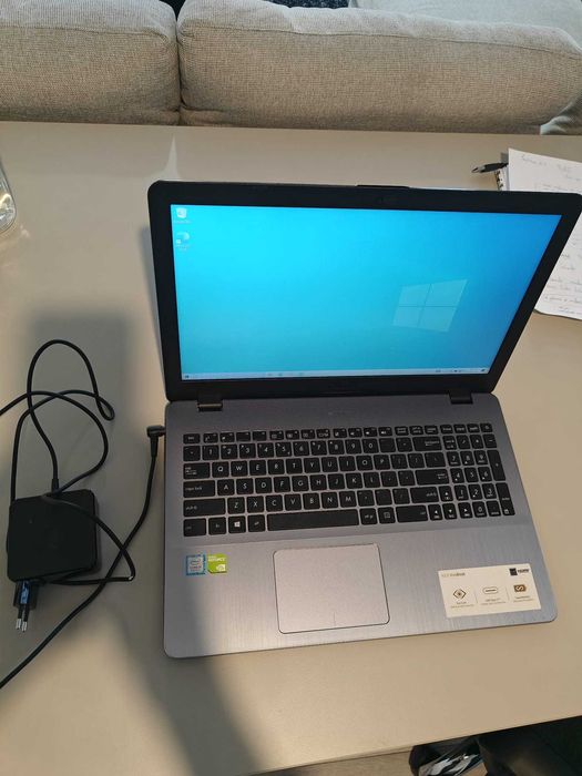Laptop ASUS A542UF procesor i5-8250U 15.6", 8GB, 1TB, NVIDIA MX130 2GB