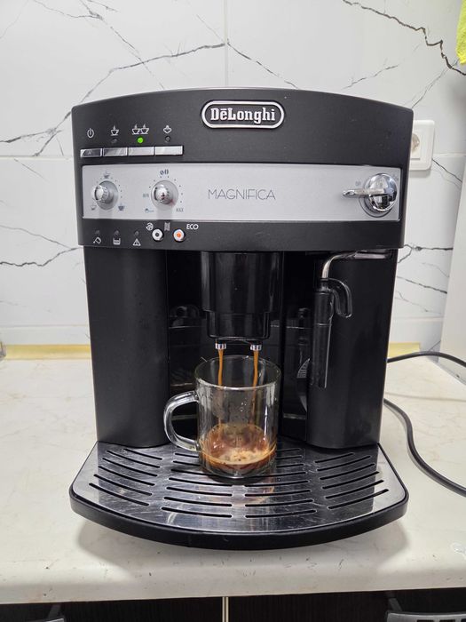 Espressor Automat DeLonghi Magnifica ESAM3000.B Aparat cu Cafea Boabe