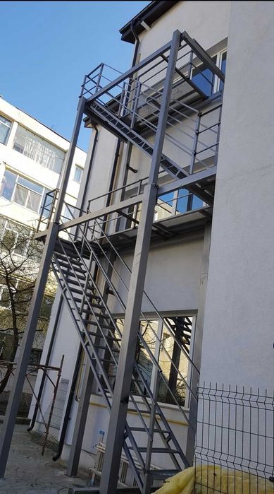 Hale / Structuri Metalice