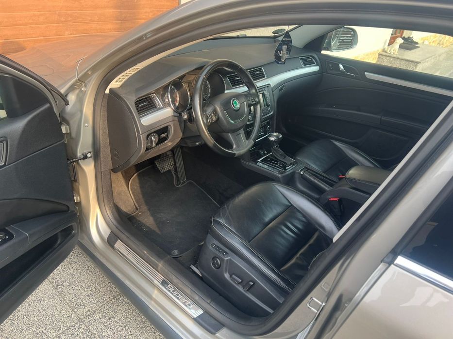 Skoda Superb  2013