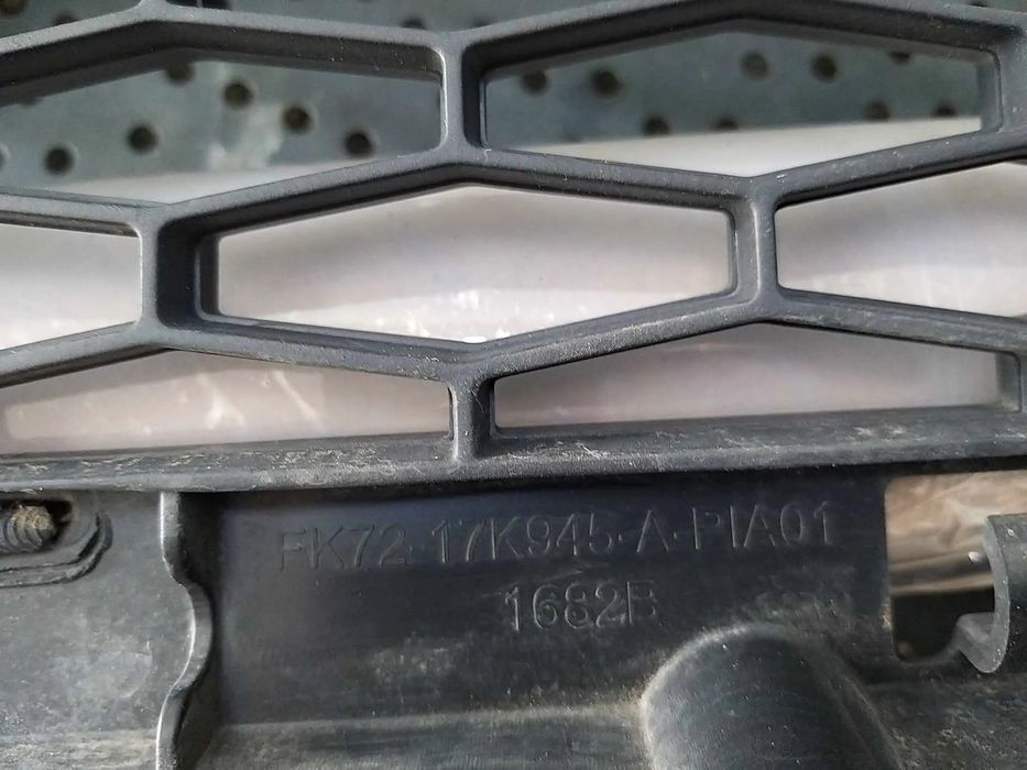 Grila inferioara bara fata land rover discovery sport 1 fk7217k945apia01