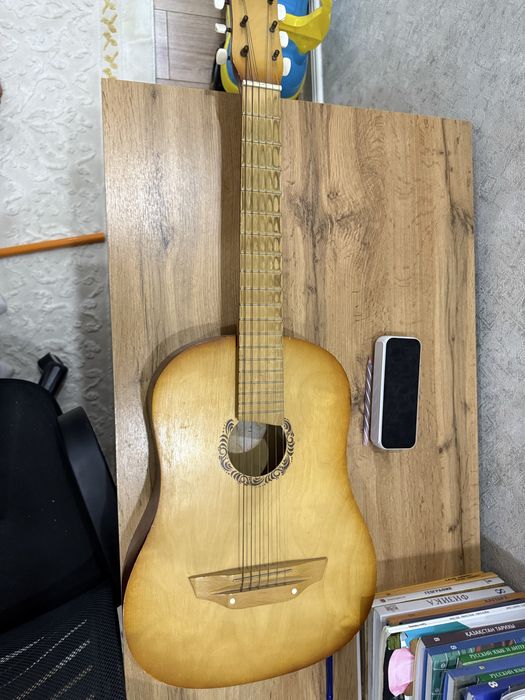 Продам гитару б/у