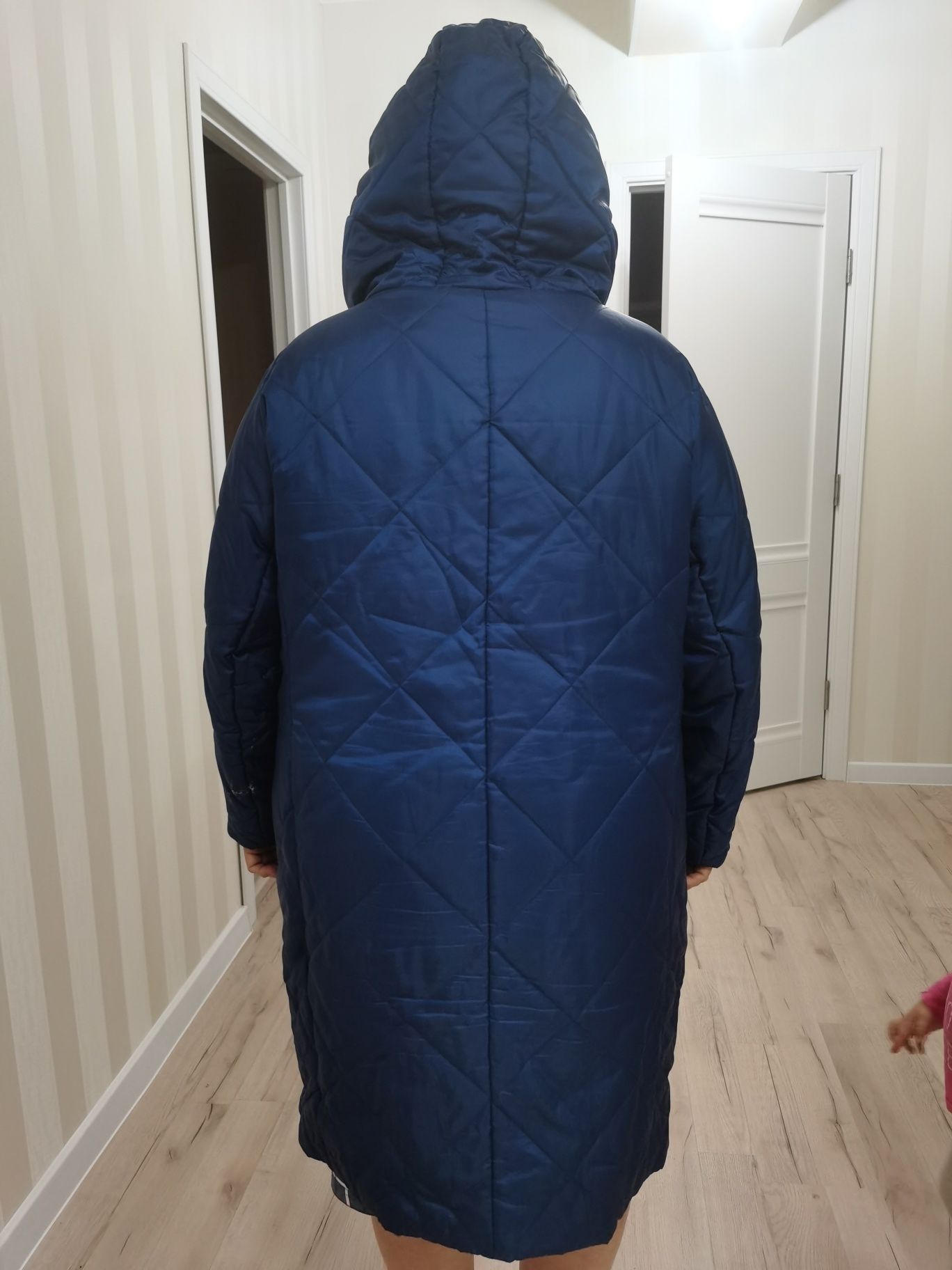 Продам куртку женскую