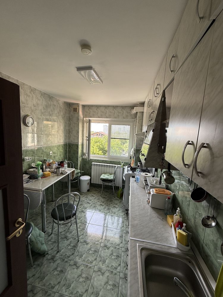 De vânzare : Apartament 3 camere spațios | Lacul Tei | Zona Nord