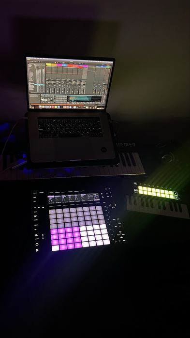 Продам Abletone push 2 контроллер  б/у