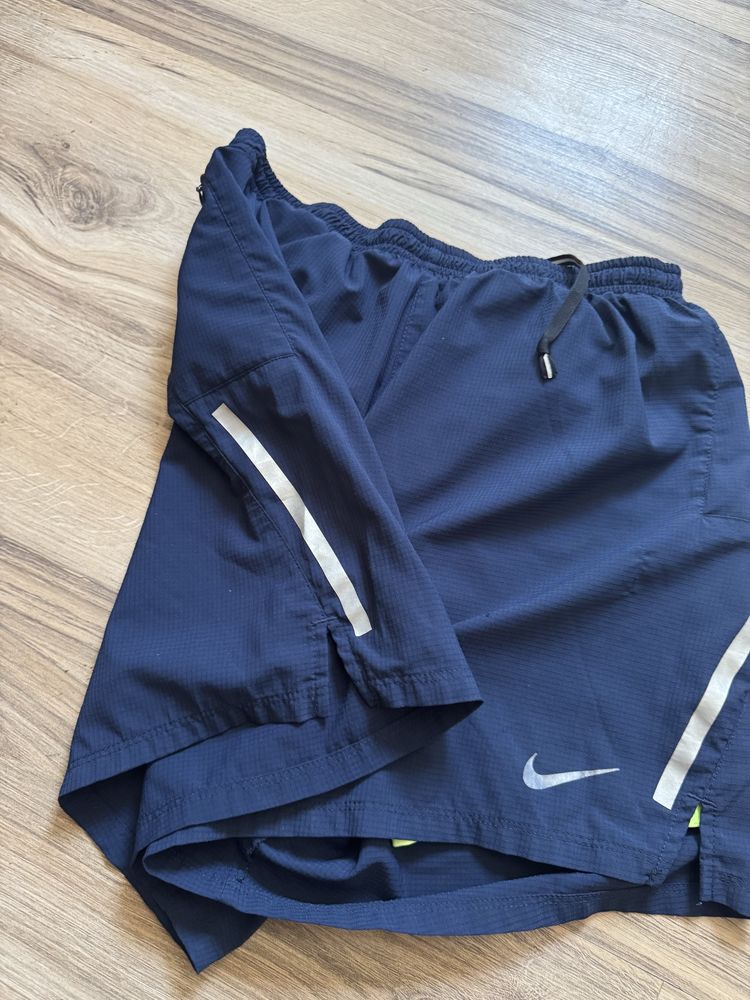 Оригинални мъжки къси панталони Nike Dri-Fit ! L