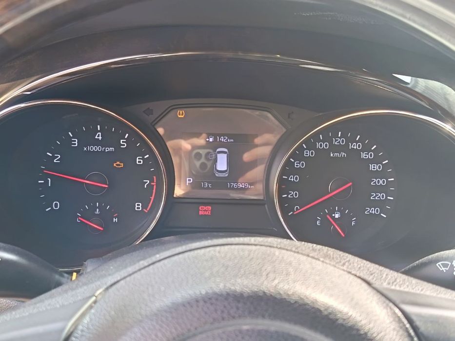 Продаю Kia Carnival 2020 года — Полная комплектация