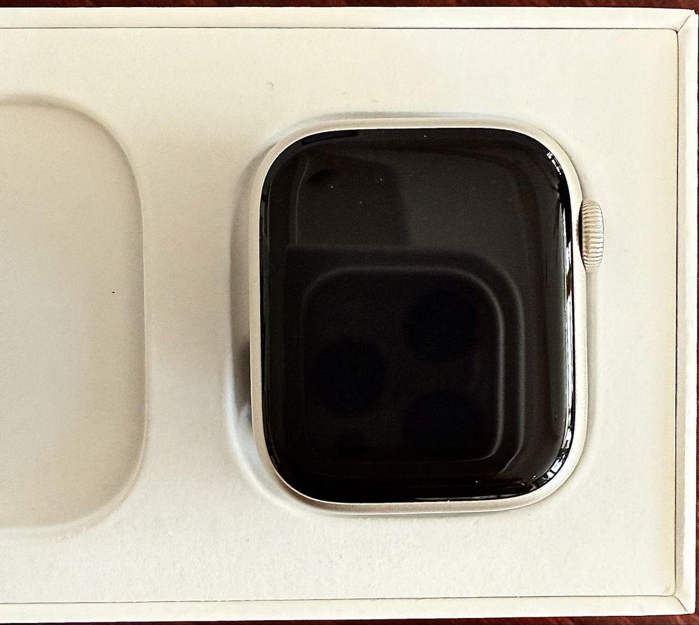 iWatch series 8, 41 мм