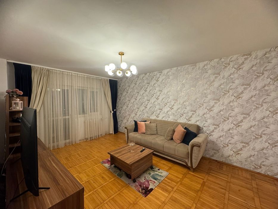 Apartament central Open space zona Caraiman de închiriat