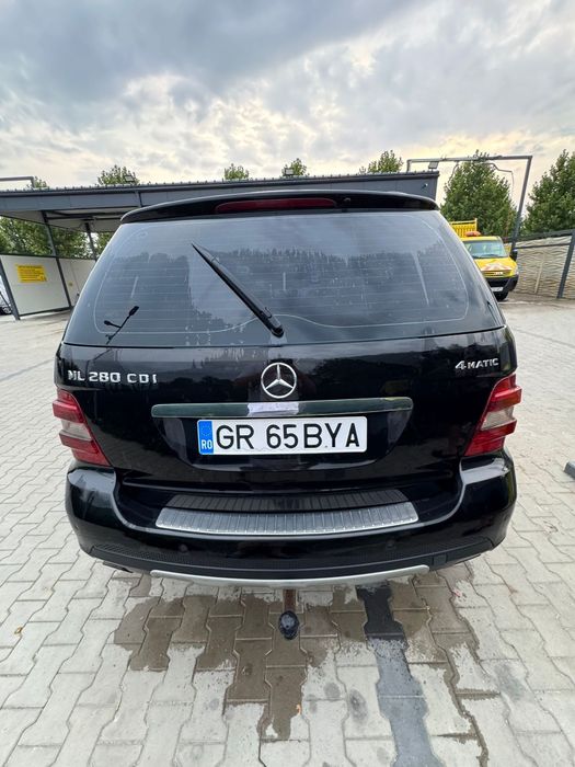 Vând Mercedes ml