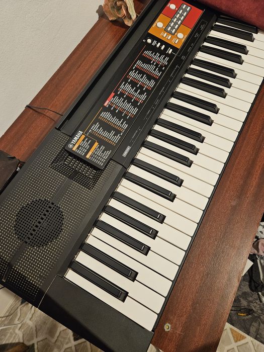 Orga yamaha psr F51