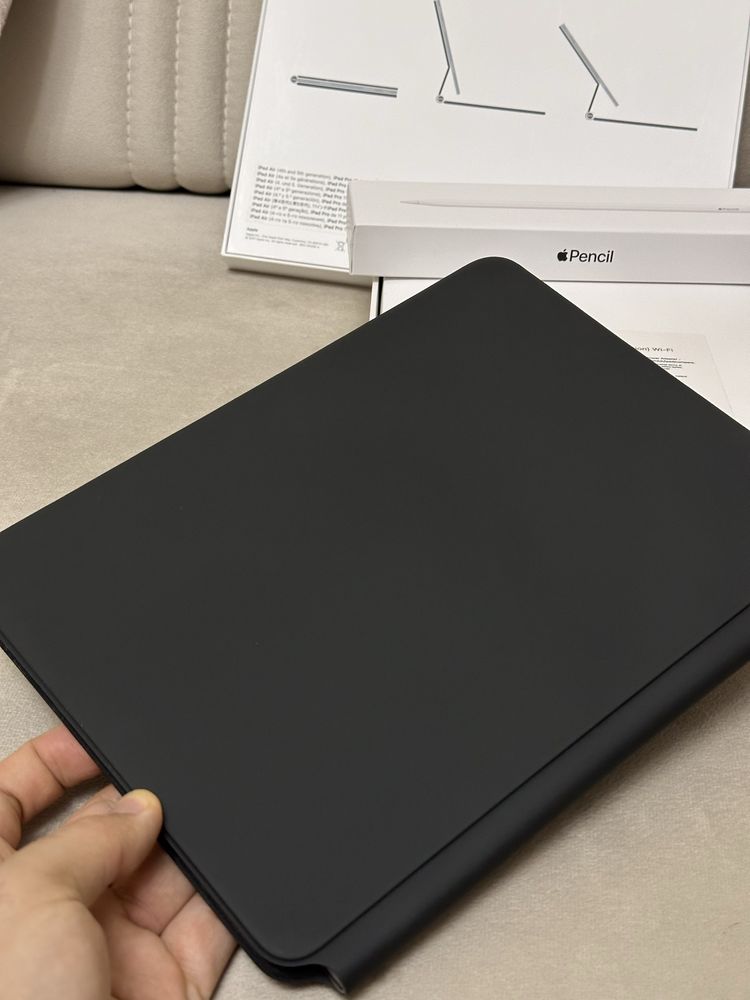 iPad Pro 11, Magic Keyboard, Apple pencil