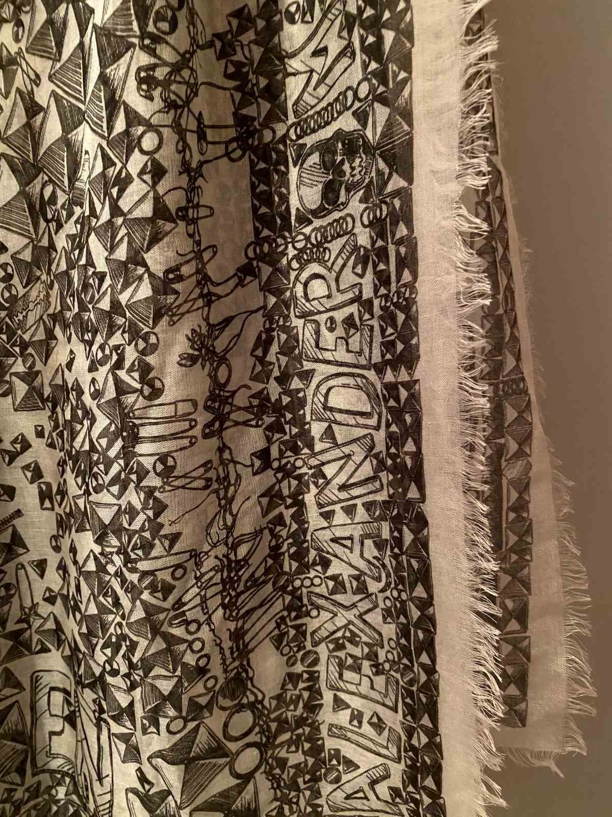 Оригинален шал, Mcqueen