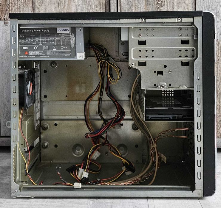 Carcasă Myria cu sursă 500W inclusă – format ATX