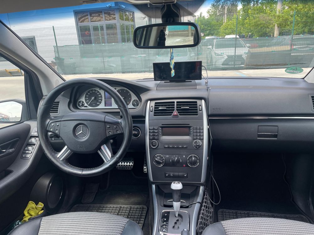 Vand Mercedes B 200