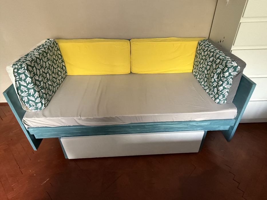 Разтегателен диван