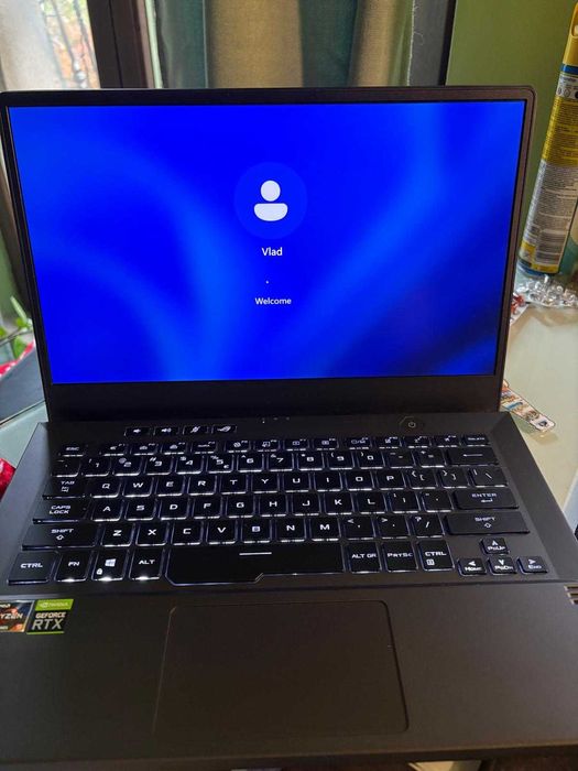 Laptop vlad asus rtx