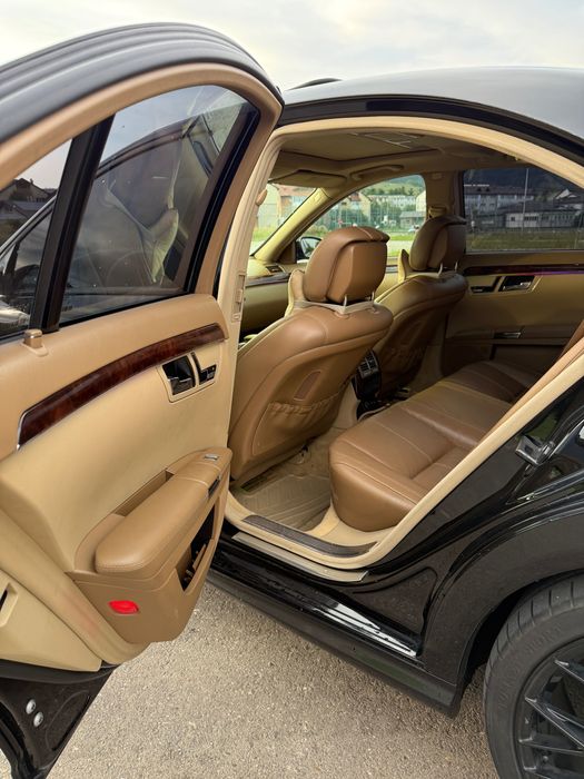 Mercedes S class W221