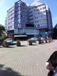 Închiriez apartament trei camere Bistrița zonă ultracentral.